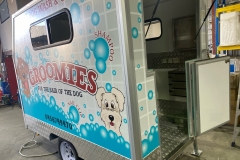 Groomies-2
