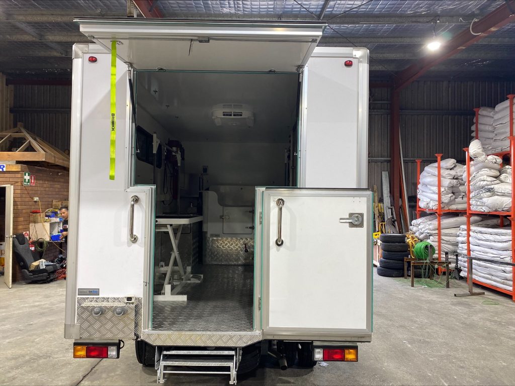 Maxi Dog Wash Truck « Dog Wash Trailer King